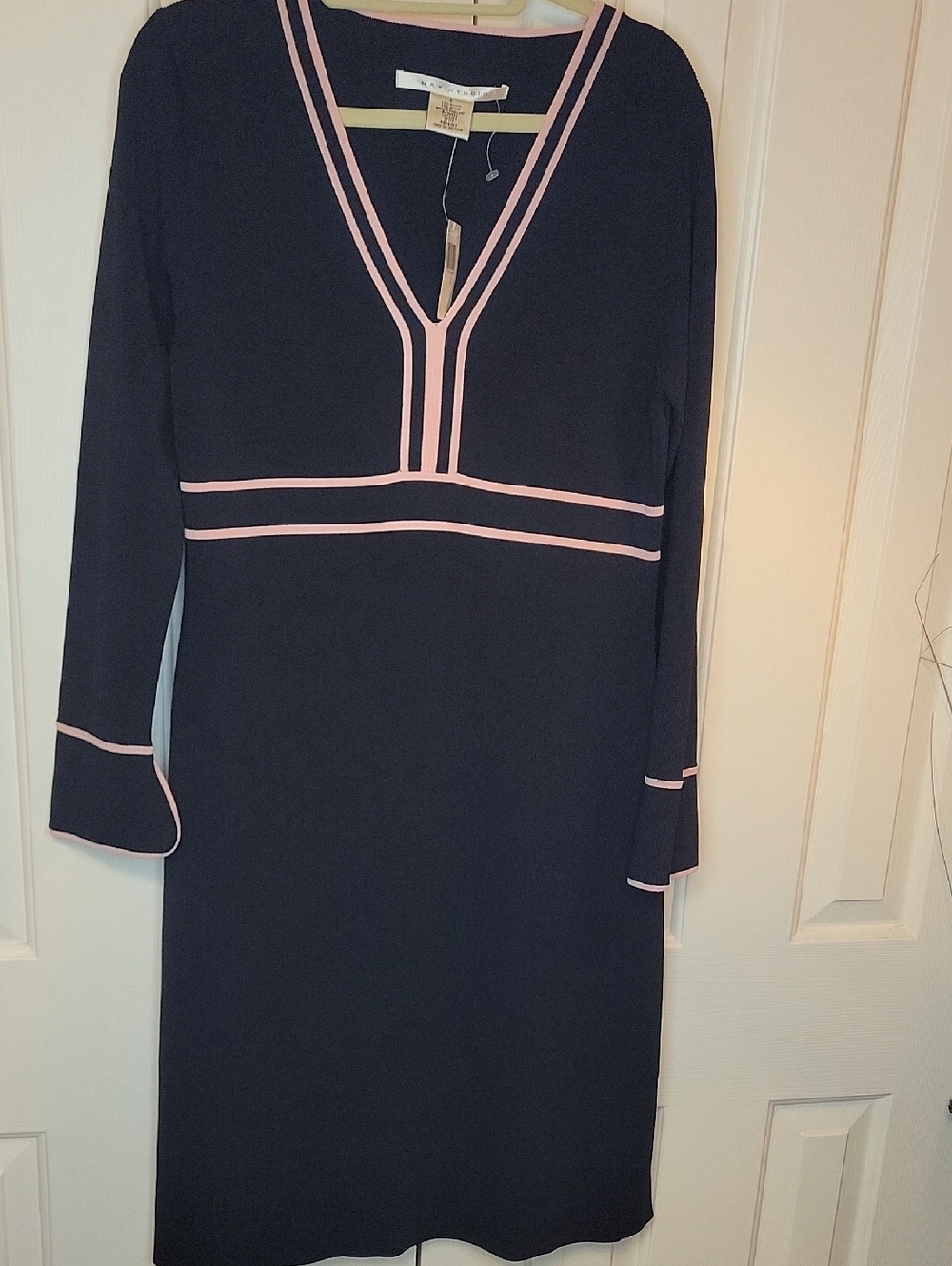 Max Studio Blk Dress with Pink Trim - V-Neck Long Sleeve